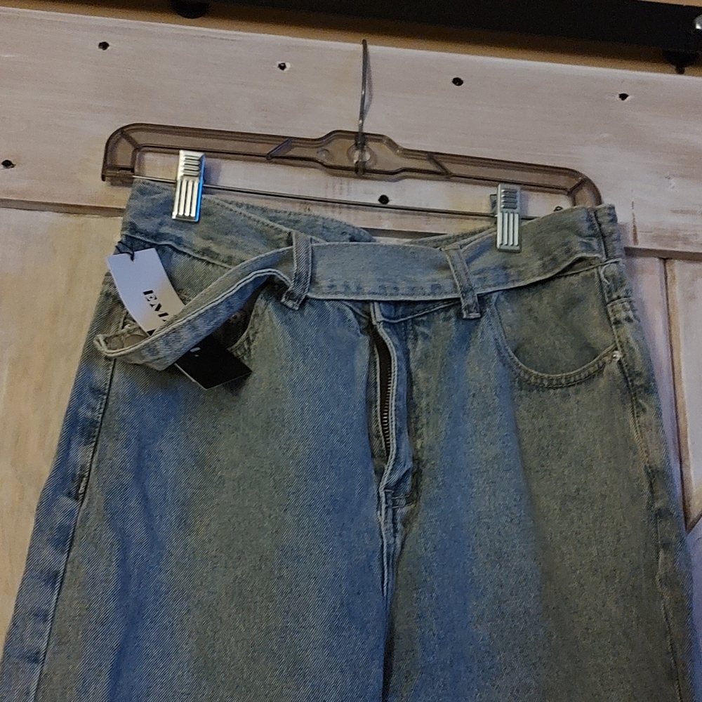 Jean - Picture 2 of 3